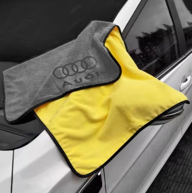Serviette en microcarence pour lavage de voiture